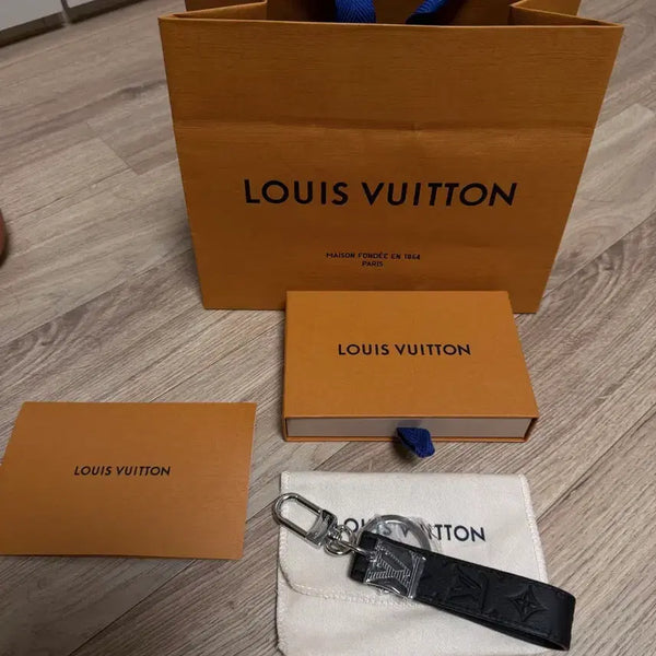 [BUNJANG] Louis Vuitton Shadow Dragonne Keychain & Bag Charm / 루이비통 Lv 섀도우 드라곤느 키홀더&백참