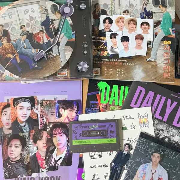 [BUNJANG] BTS 2021 & 2022 Season's Greetings Goods Set / 방탄소년단 2021 2022 시즌그리팅 굿즈 세트