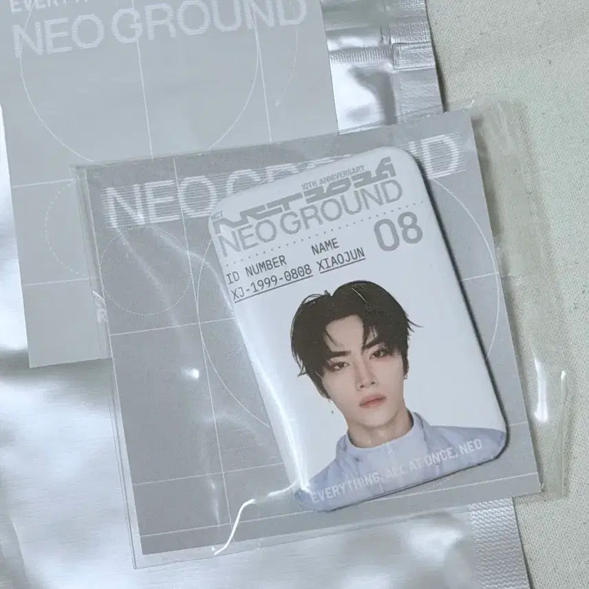 [BUNJANG] NCT 2023 Kick Back Neo City Badge Xiaojun / 네오 뱃지 샤오쥔