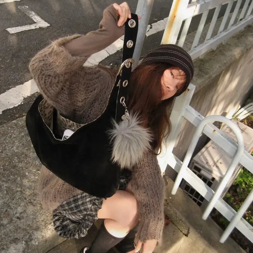 [BUNJANG] Letterly Reversible Shoulder Bag - Black/Leopard / 레터리 숄더백(리버시블) - 블랙,호피