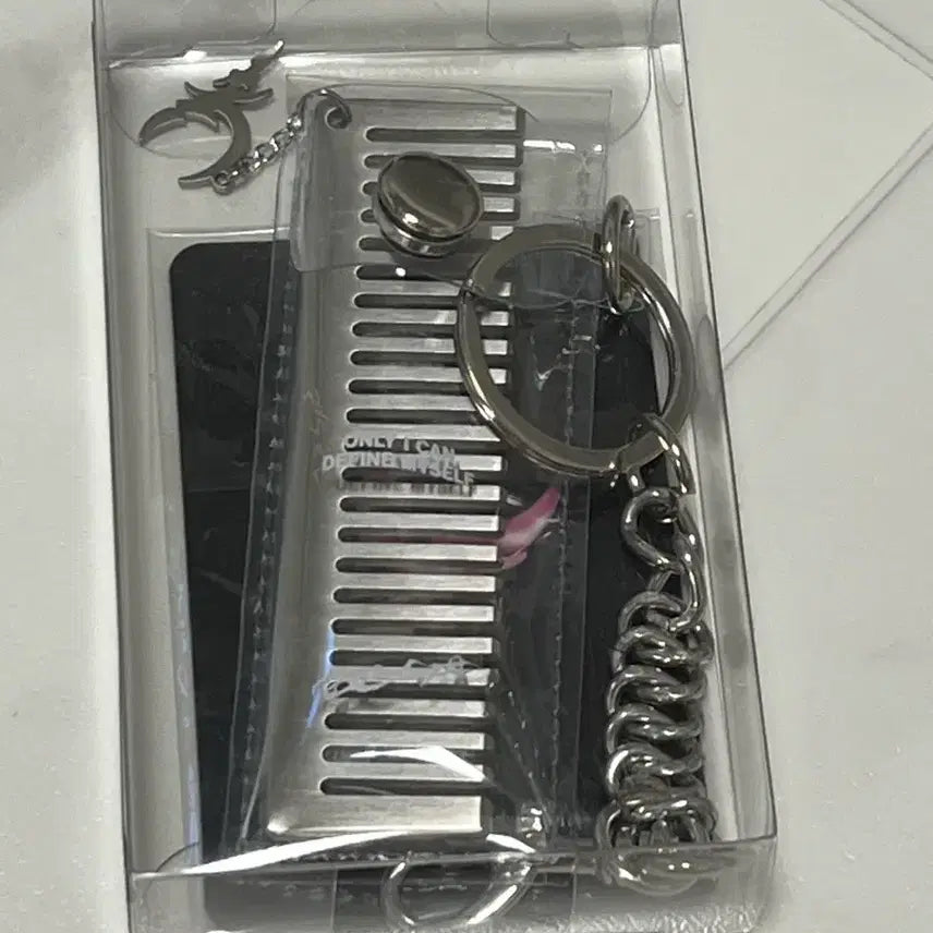 [BUNJANG] Aespa Giselle Comb + Pouch Set / (미개봉) 에스파 지젤 빗 + 파우치 MD