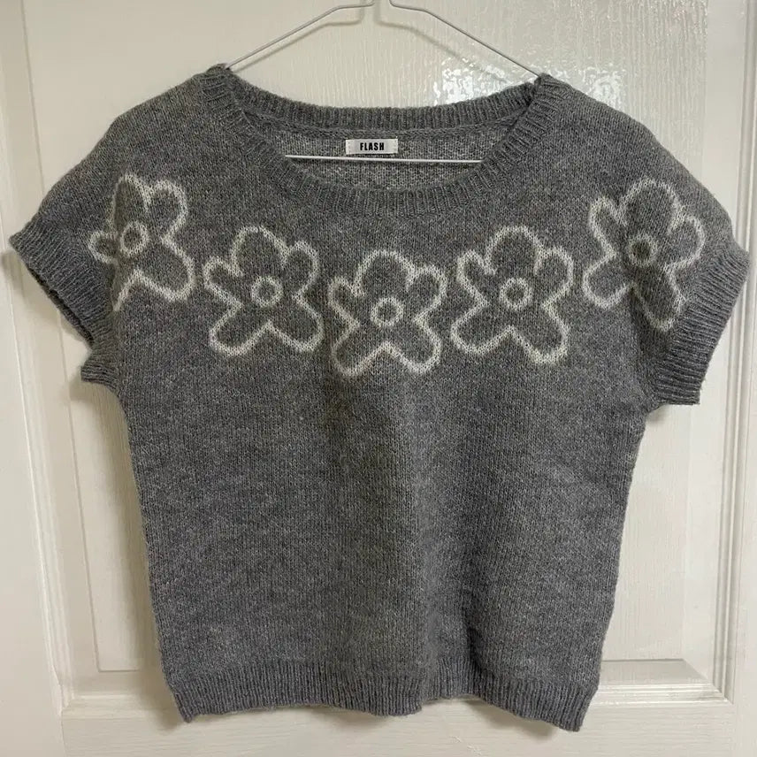 [BUNJANG] Flower Short Sleeve Knit - Grey / 플라워 반팔 니트 그레이