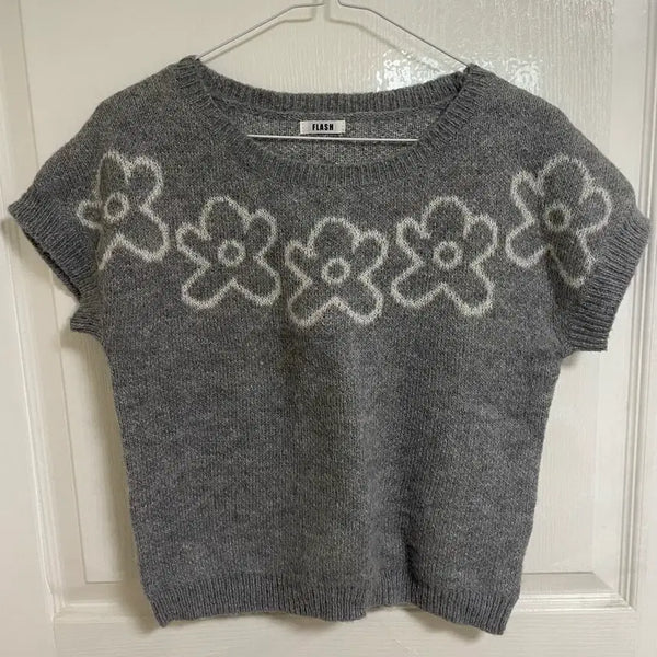[BUNJANG] Flower Short Sleeve Knit - Grey / 플라워 반팔 니트 그레이