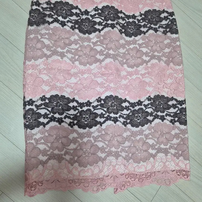 [BUNJANG] Roem & Various Skirts - Set of 2 (Size 77) / 로엠 등 스커트 2벌 (77)