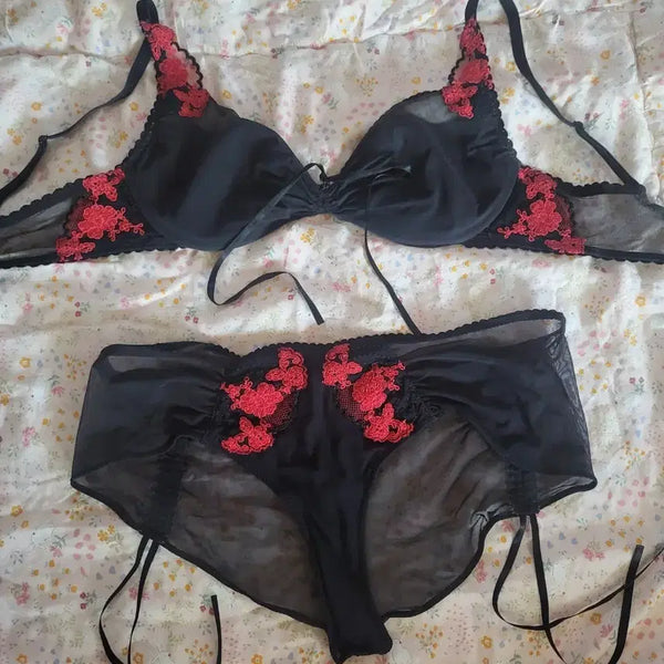 [BUNJANG] Lace Embroidered Bra and Panty Set / 브라팬티속옷세트