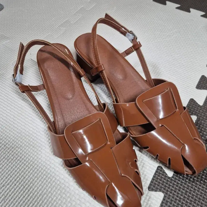 [BUNJANG] Shoopen Brown Woven Strap Sandals (Size 250) / 슈펜 브라운 위빙 스트랩 샌들 250