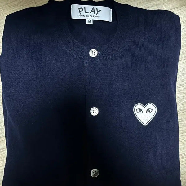 [BUNJANG] Comme des Garçons White Heart Patch Cardigan / 화이트와펜 꼼데가르송 가디건