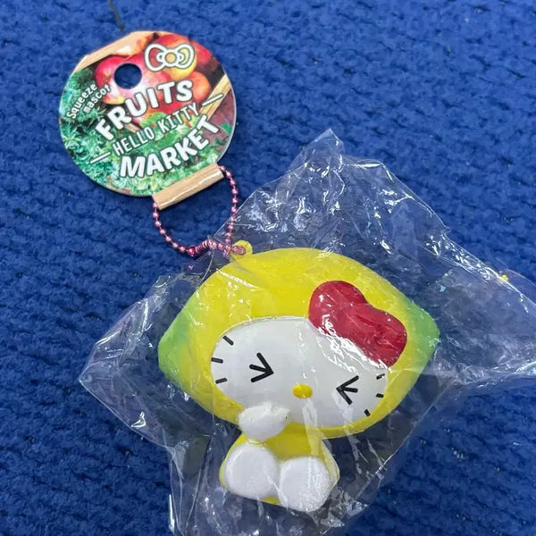 [BUNJANG] Sanrio Hello Kitty Lemon Fruit Squishy Keychain / 산리오 키티 과일 스퀴시 레몬 키링