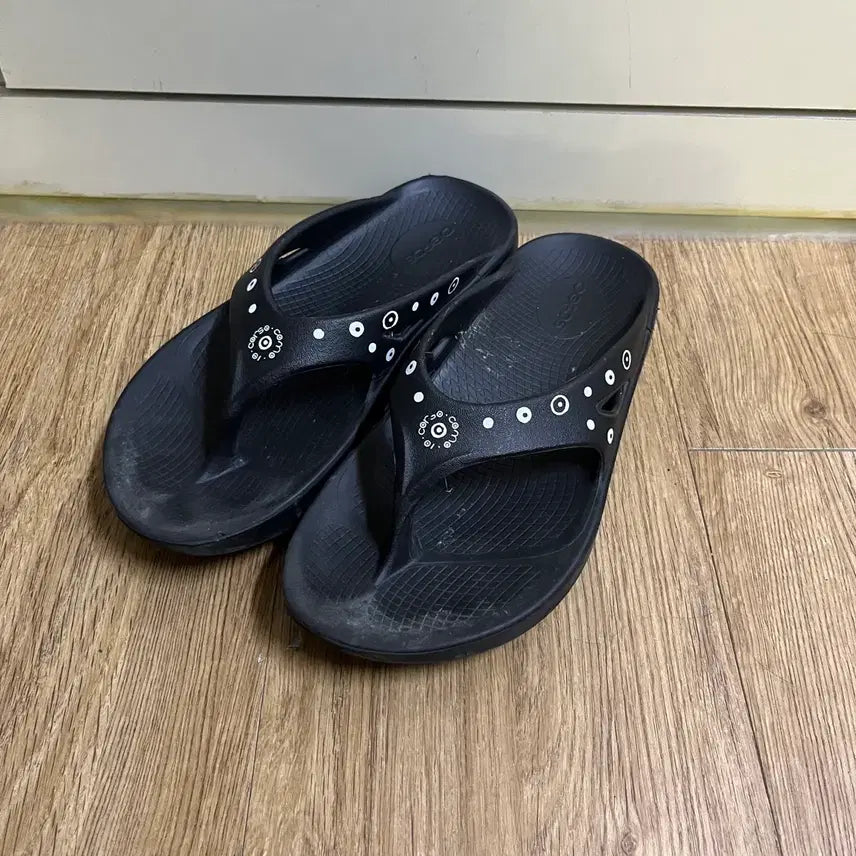 [BUNJANG] OOFOS x 10 Corso Como Slide Sandals (Size 240) / 우포스 10 꼬르소 꼬모 240
