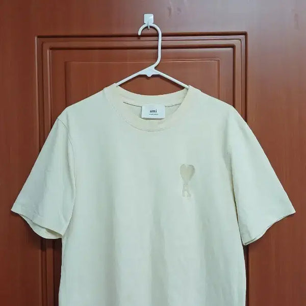 [BUNJANG] Ami Heart Logo Short Sleeve T-Shirt Ivory / 아미 하트 로고 반팔 티셔츠 아이보리