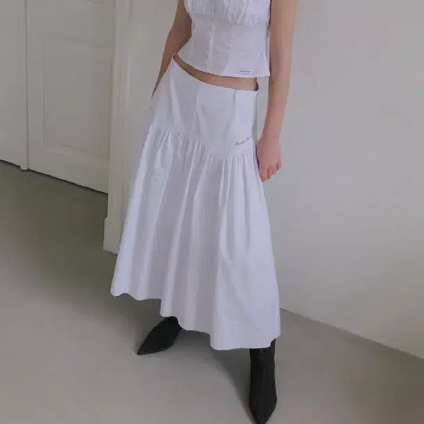 [BUNJANG] OVERDUE Flare Long Skirt White / 오버듀 플레어 스커트 화이트 롱 스커트