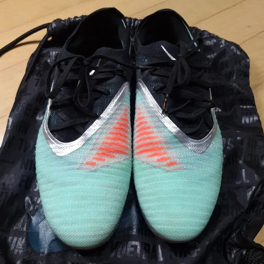 [BUNJANG] Nike Phantom 6 Elite AG Soccer Cleats (265mm) - Launch Color / 나이키 팬텀6 엘리트 ag 265 런칭색