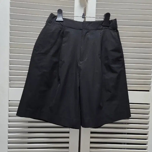 [BUNJANG] ELLE Pintuck Shorts Black / 엘르 ELLE  핀턱 반바지 2025년제품