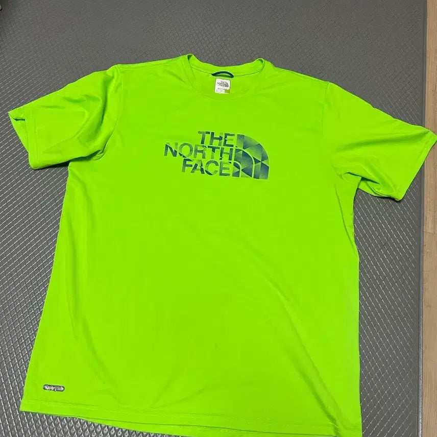 [BUNJANG] The North Face Lime Green Logo Print Short Sleeve T-Shirt / 노스페이스 반팔티 라임색