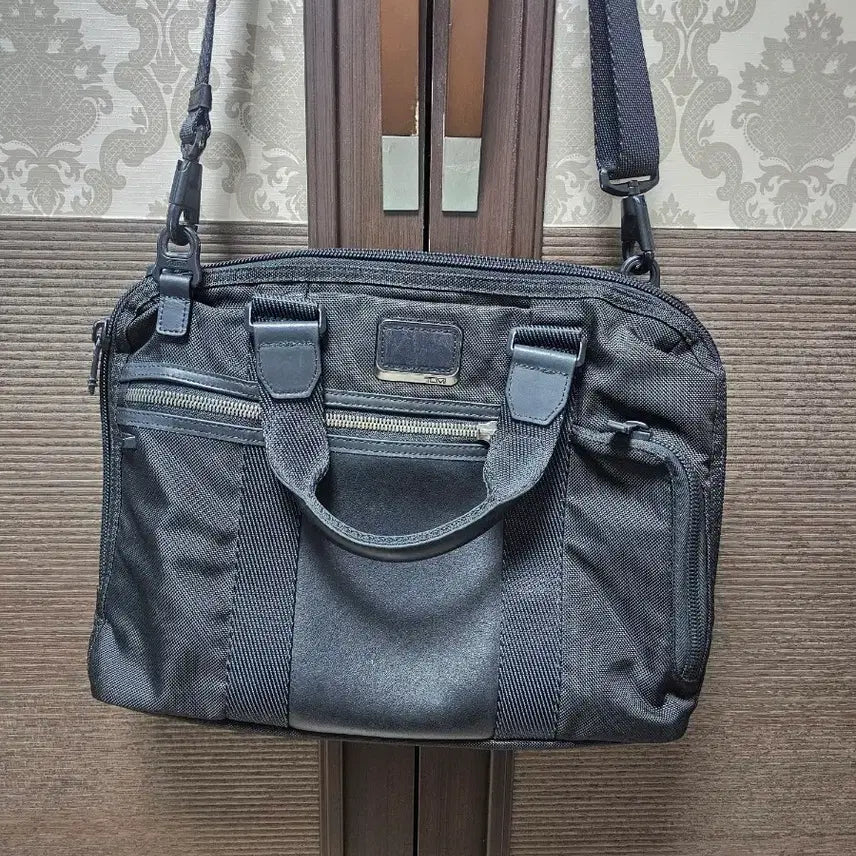 [BUNJANG] Tumi Charleston Compact Briefcase / 투미(TUMI) 찰스톤 컴팩트 브리프케이스