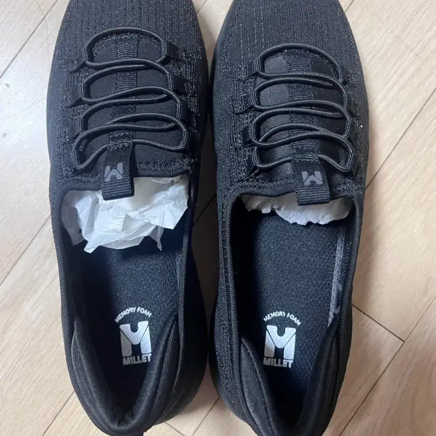 [BUNJANG] Millet Women's Black Comfort Sneakers (240) / 밀레 여성화 새상품 (240)