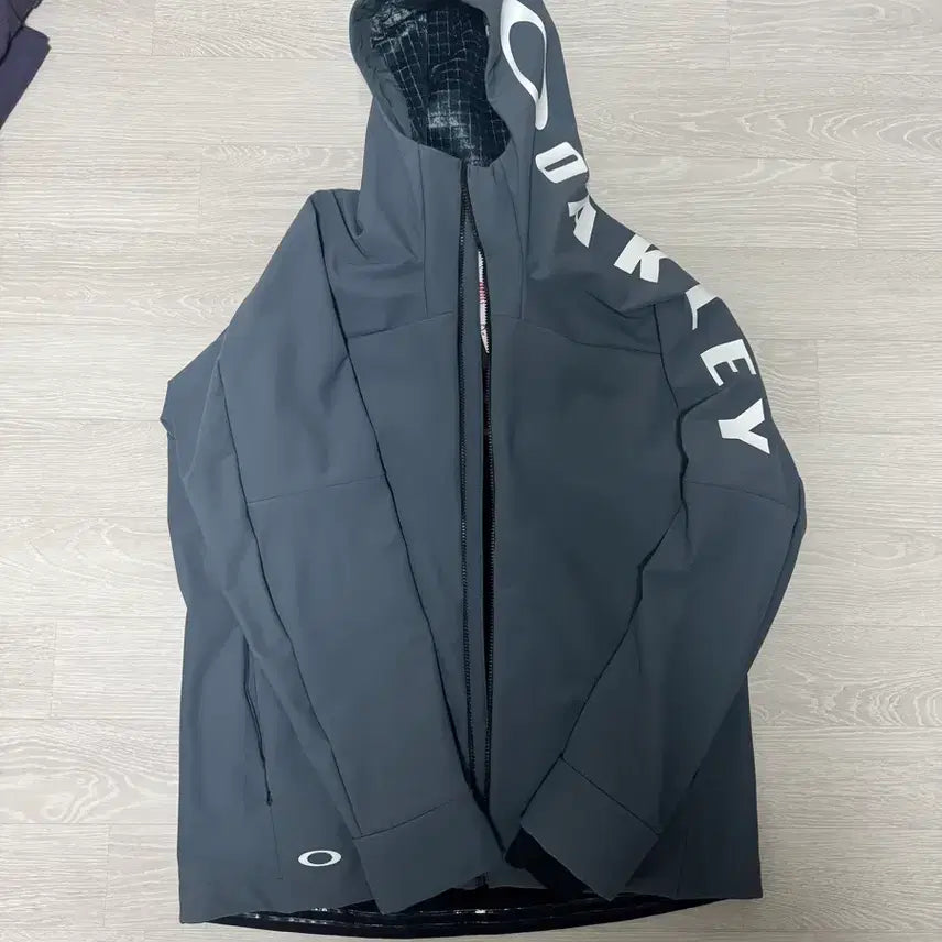 [BUNJANG] Oakley Synchro Hood Windbreaker Jacket / 오클리 싱크로 후드 바람막이