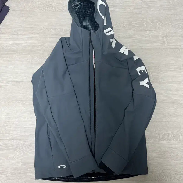 [BUNJANG] Oakley Synchro Hood Windbreaker Jacket / 오클리 싱크로 후드 바람막이
