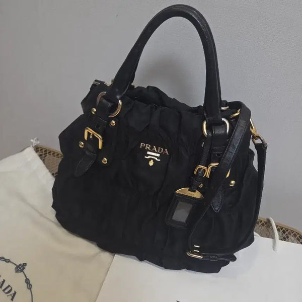 [BUNJANG] Prada Re-Nylon Bag with Crossbody Strap / 프라다 리나일론 백 크로스끈 포함