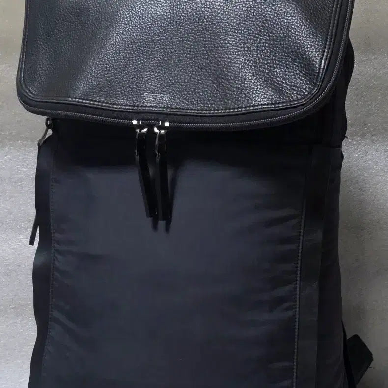 [BUNJANG] Tumi Haydon Evans Flap Backpack Navy / 투미 TUMI 헤이든 에반스 플랩 백팩 64001NVY 노트북백팩
