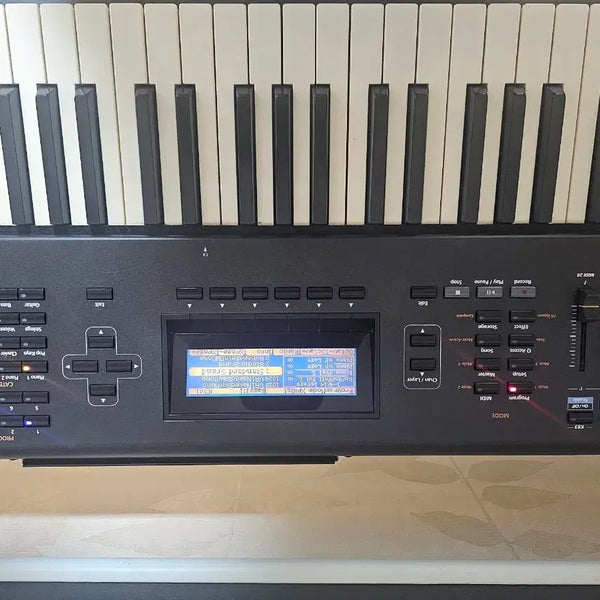 [BUNJANG] Kurzweil PC3K8 88-Key Synthesizer / 커즈와일 pc3k8 88건반 팝니다.(상태좋음)