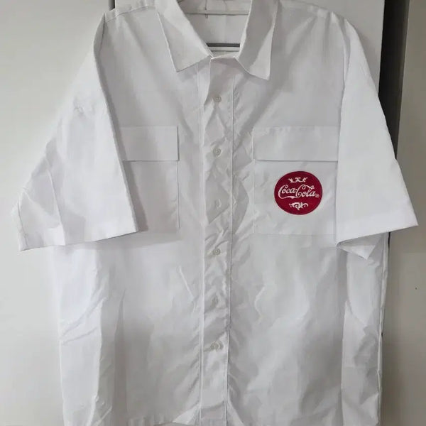 [BUNJANG] Coca-Cola Pocket Patch Shirt White / 코카콜라 포켓패치 셔츠 화이트