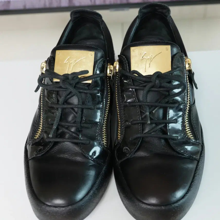 [BUNJANG] Giuseppe Zanotti Black Leather Low-Top Sneakers with Gold Hardware / 상태 좋은 주세페 자노티 블랙 스니커즈 260~265