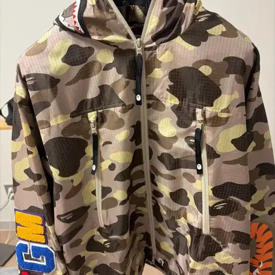 [BUNJANG] BAPE Camo Shark Windbreaker / 베이프 카모 샤크 바람막이
