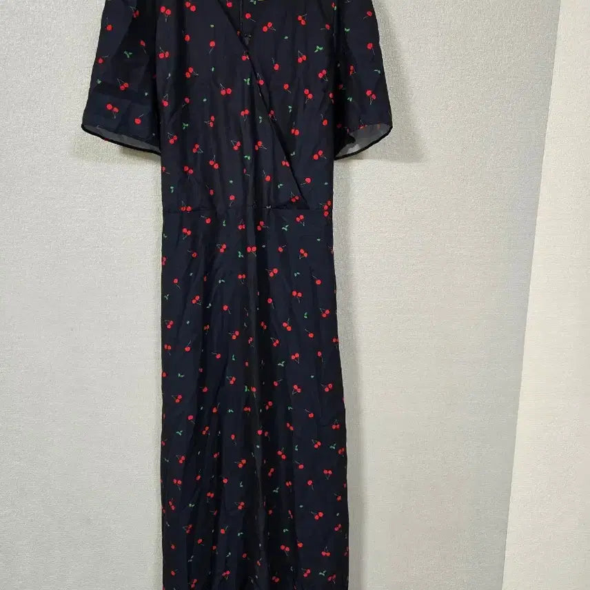[BUNJANG] 66Girls V-Neck Cherry Pattern Long Dress (Navy, Size M) / 66걸스 브이넥 앵두 폴리원피스 M