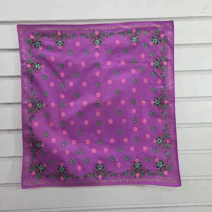 [BUNJANG] Pierre Balmain Flower Silk Scarf / 피에르발망  플라워 손수건/보물찾기천사