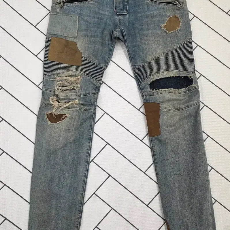 [BUNJANG] Balmain Distressed Patchwork Men's Biker Jeans - Size 31 / [정품] 발망 디스트로이드 패치워크 남성 바이크 청바지.  싸이즈 31