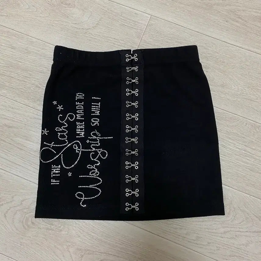 [BUNJANG] Cubic Hook Top / 큐빅 후크 탑