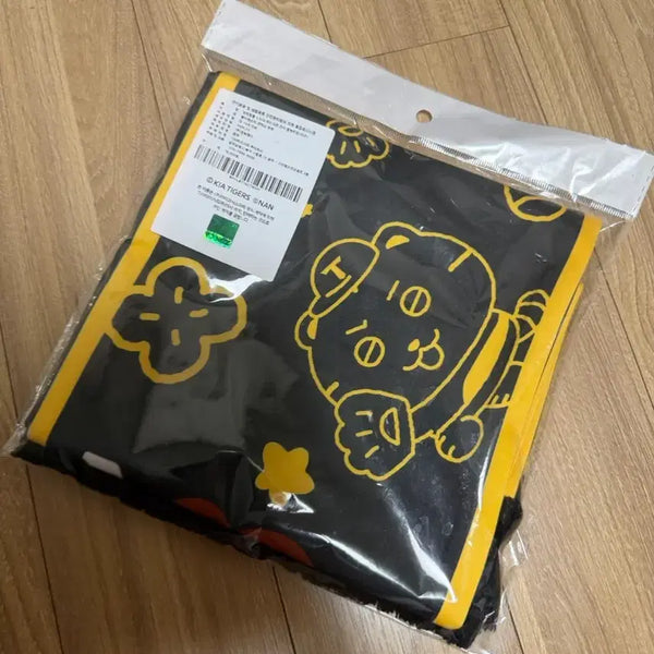 [BUNJANG] Tintinkle Kia Tigers Cheering Towel (Black) / 틴틴팅클 기아타이거즈 응원타올