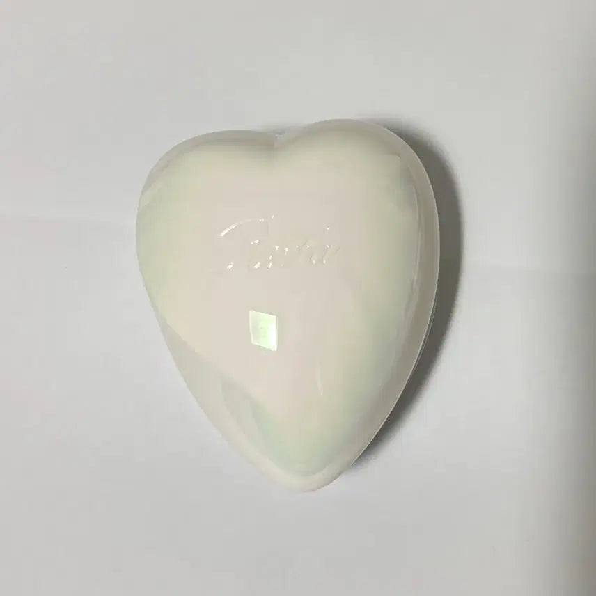 [BUNJANG] RIFA Heart Brush Aurora White / 리파 하트 브러쉬 오로라 화이트