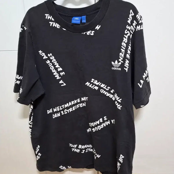 [BUNJANG] Adidas Graphic Short Sleeve T-Shirt Size 110 / 아디다스 그래픽 반팔티 110