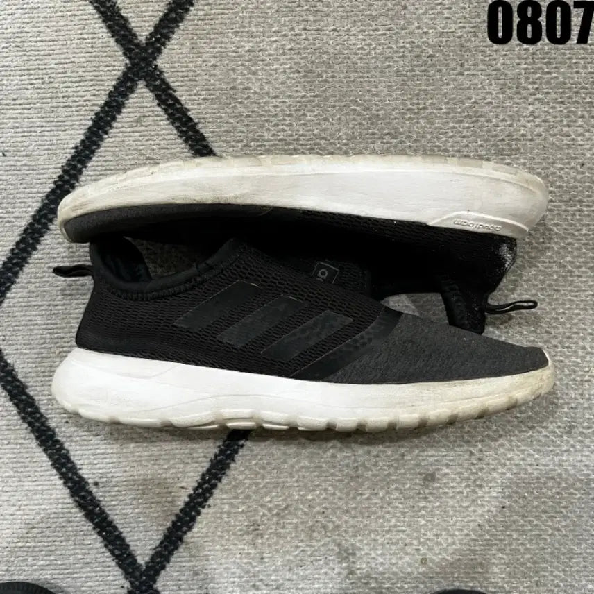 [BUNJANG] Adidas Running Shoes Black/White (235mm) / 아디다스 운동화 블랙/화이트 235
