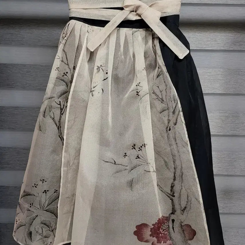 [BUNJANG] Yunra Hanbok Hwajapdo Skirt Hanbok / 윤라한복 화접도 한복 갈래허리치마 허리치마 갈래치마 개량한복 생활한복 원피스