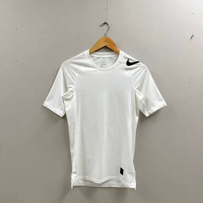 [BUNJANG] Nike Dri-FIT Men's Short Sleeve T-Shirt White / 남성 100 L / 나이키 컴플레션 드라이핏 반팔 화이트