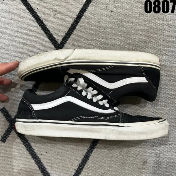 [BUNJANG] Vans Old Skool Black White Sneakers / 반스 올드스쿨 블랙 화이트 275