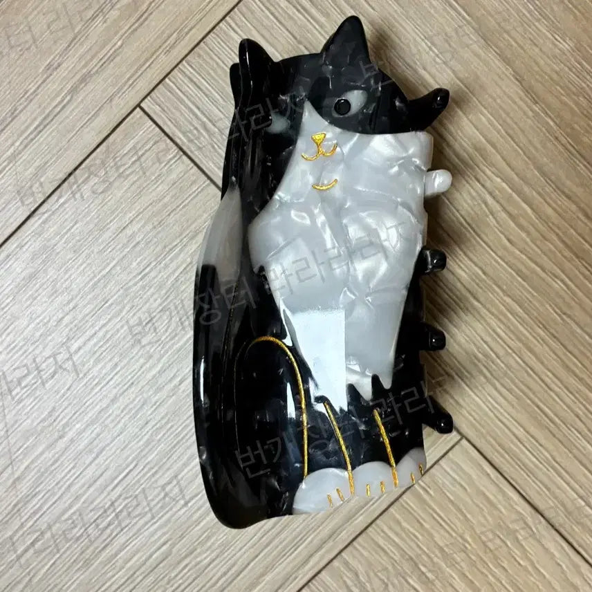 [BUNJANG] Coucou Suzette Black & White Cat Cellulose Acetate Hair Claw Clip / COUCOU SUZETTE 쿠쿠수제뜨 블랙화이트캣 고양이 헤어집게핀