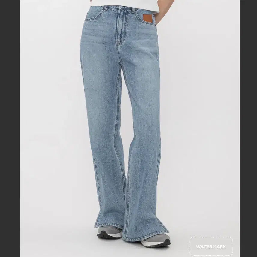 [BUNJANG] pvcs Sand Slit Denim M1 (Standard Length) / pvcs 샌즈 슬릿 텍션지 데님 연청 m1 (기본기장)