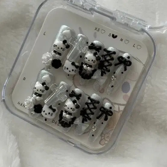 [BUNJANG] Handmade Hello Kitty Nail Tips (Size S) / 헬로키티 수제 네일팁 s사이즈