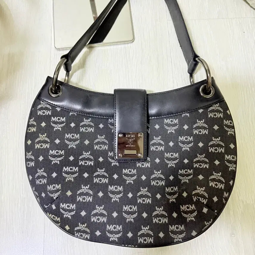 [BUNJANG] MCM Pattern Shoulder Bag / MCM 패턴 숄더백