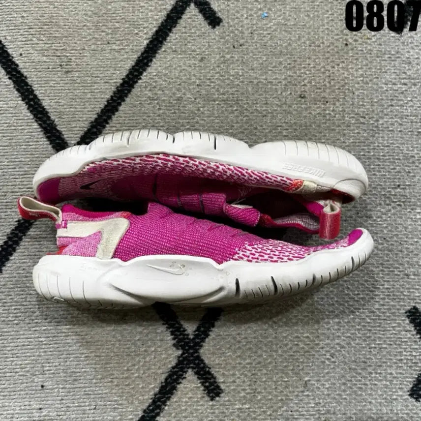 [BUNJANG] Nike Free Run Pink Running Shoes (245mm) / 나이키 프리 런 핑크 운동화 245