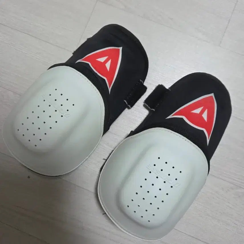 [BUNJANG] Dainese Elbow Guards / 다이네즈 팔꿈치 보호대 판매합니다