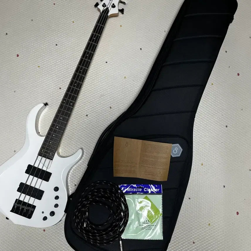 [BUNJANG] Sire Marcus Miller M2 Bass Guitar White (Full Set) / 사이어(Sire) Marcus Miller M2 베이스 화이트(풀구성)
