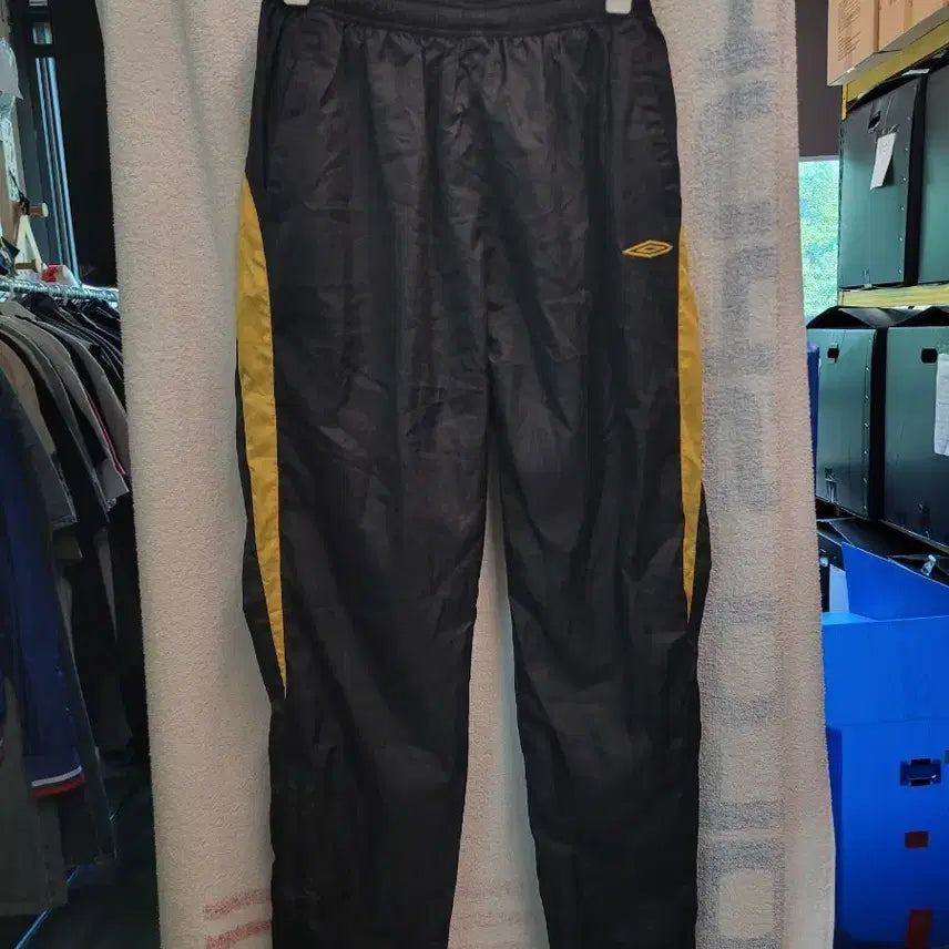 [BUNJANG] Umbro Woven Pants 95 Unisex / 엄브로 우븐 팬츠  95 남여 공용