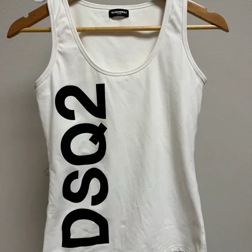 [BUNJANG] Dsquared2 Women's Air Slim Sleeveless M / 디스퀘어드2 여성 에어슬림 슬리브리스 M사이즈