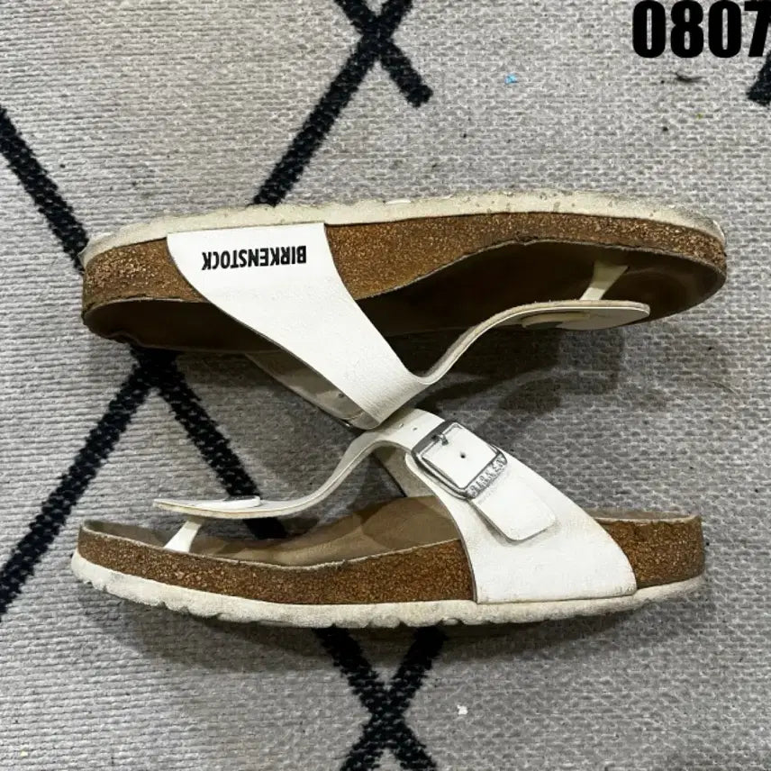 [BUNJANG] Birkenstock Arizona White Sandals Size 245 / 버켄스탁 아리조나 화이트 245