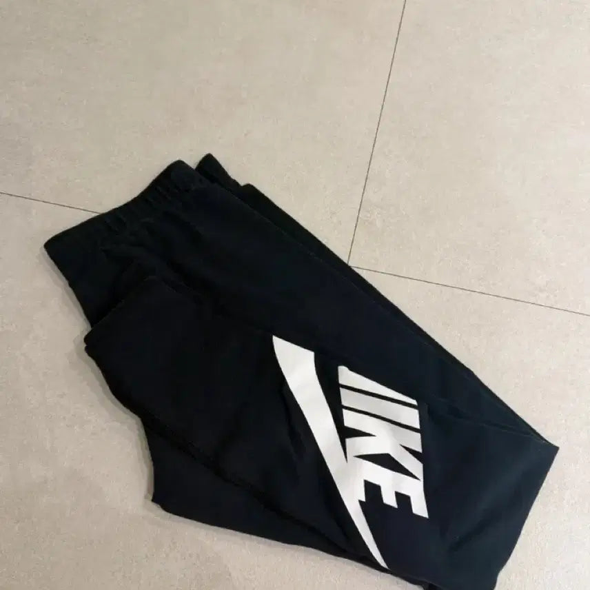 [BUNJANG] Nike Women's Swoosh Leggings Black / 나이키 여성 스우시 레깅스 블랙